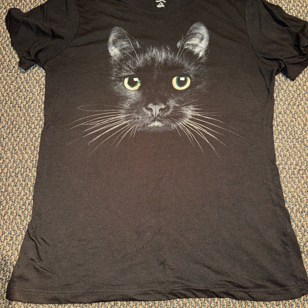 Black Cat Graphic T-Shirt